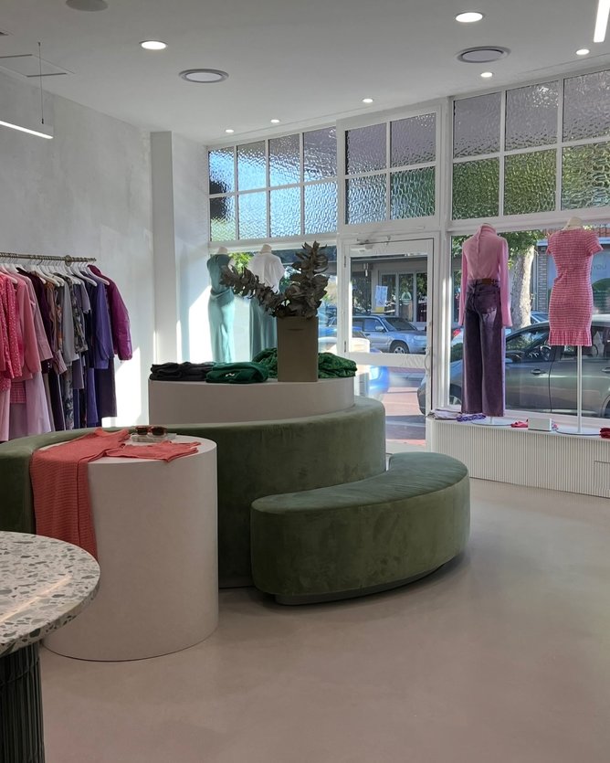 Essencia has closed its doors.