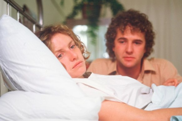 Molly (Anne Tenney), who was suffering from leukaemia, is comforted by her husband Brendan (Shane Withington) in A Country Practice.
