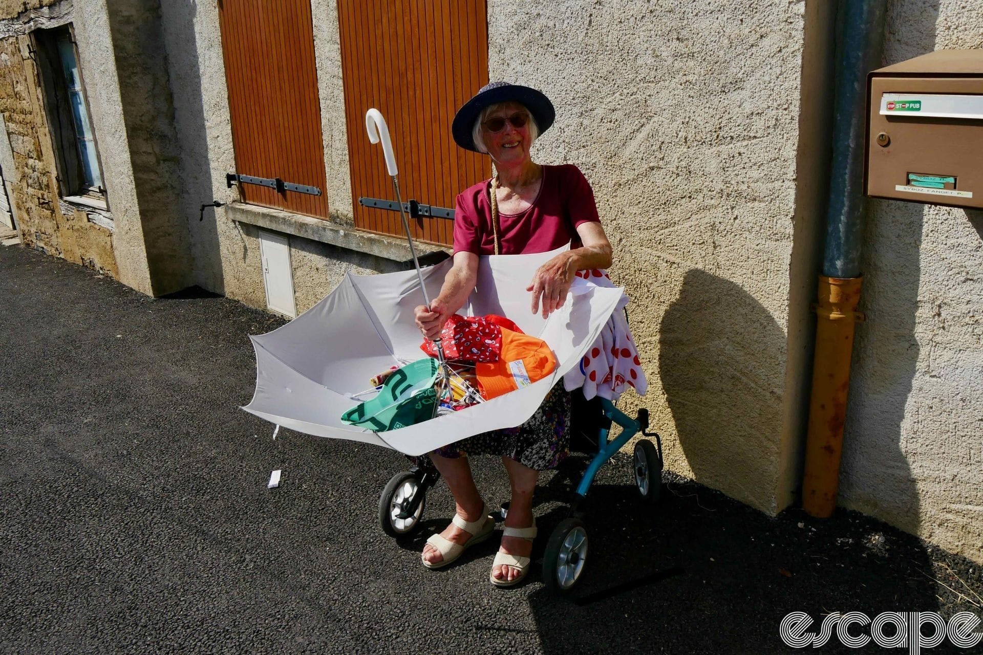 Rating roadside targets at the Tour de France Femmes