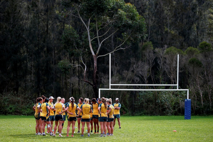 Australian women's rugby sevens team at a 2016 training session.
