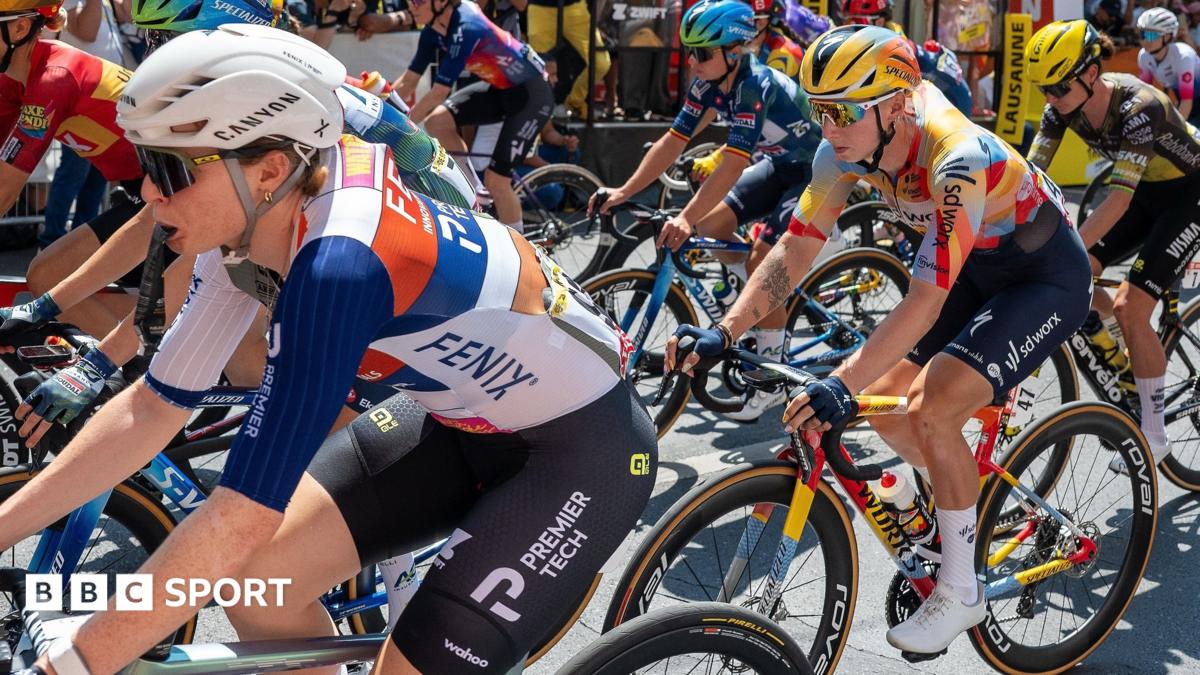 Cyclists compete at Tour de France Femme 2026
