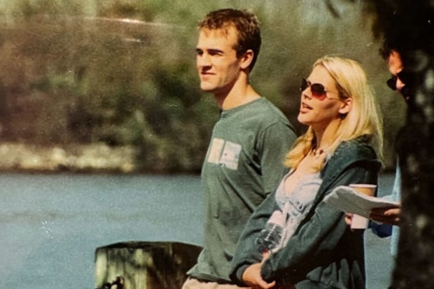 James Van Der Beek and Busy Philipps on the set of Dawson's Creek