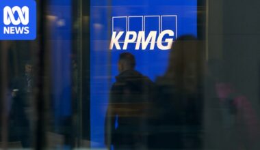 Former KPMG partners grilled over consulting giant's whistleblower scandal, ASX ends lower — as it happened