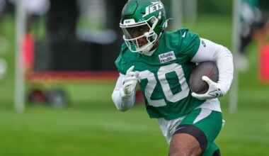 Breece Hall hobbles off field in worrying Jets training camp injury