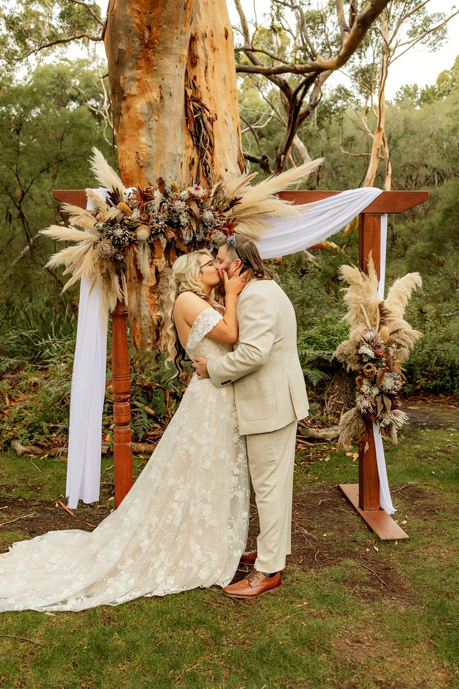 Leanne and Joshua's Albany wedding.