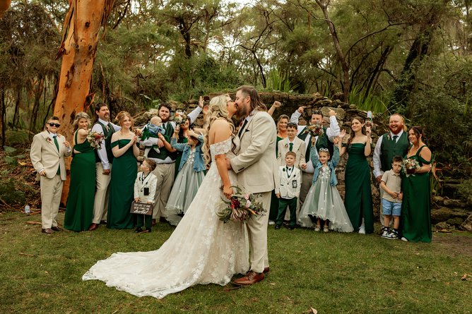 Leanne and Joshua's Albany wedding.