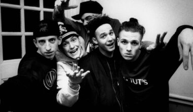 EMF announce death of keyboardist Derry Brownson: "Fly high brother Derry"