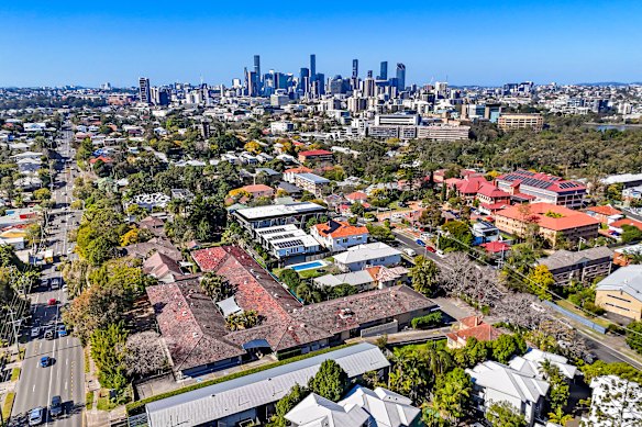 The site of the former Toowong Private Hospital has changed hands more than a year after the private health facility collapsed under debt.