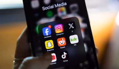 Australia weighing up opt-in, opt-out algorithm reform and could follow UK porn ban