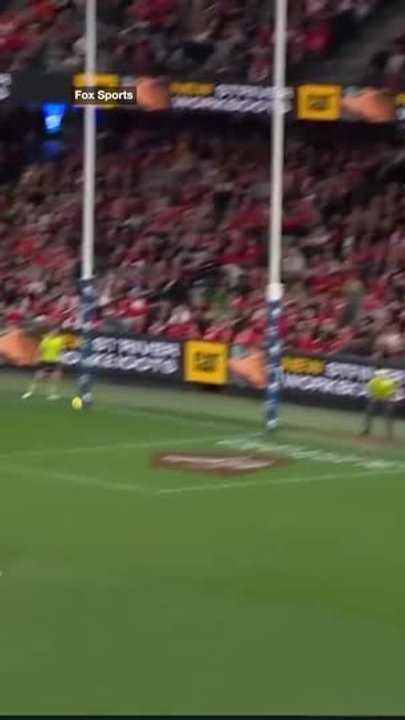 Sydney Swans star Will Edwards breaks ankle in horrific incident