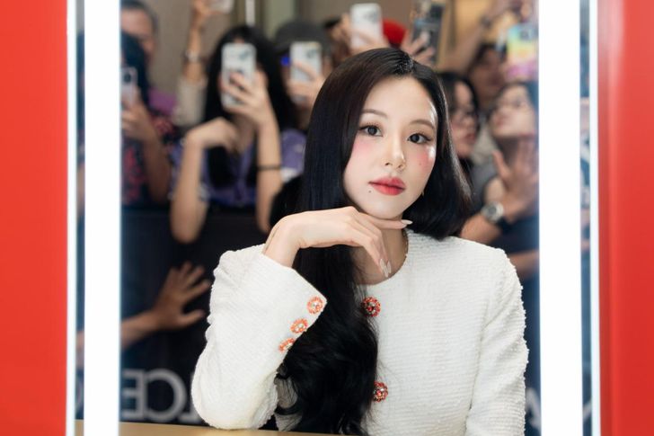 TWICE's Chaeyoung / Captured from Instagram