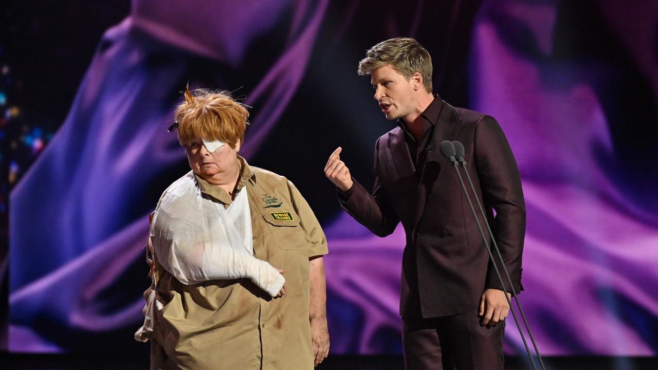 Aussie icon Magda Szubanski makes wild appearance at Logie Awards
