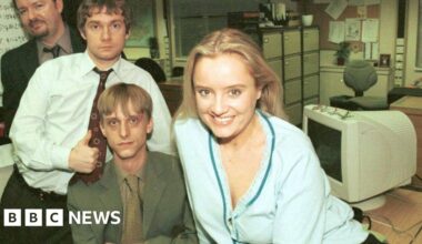 The Office star Lucy Davis says she has 'incurable' cancer - BBC