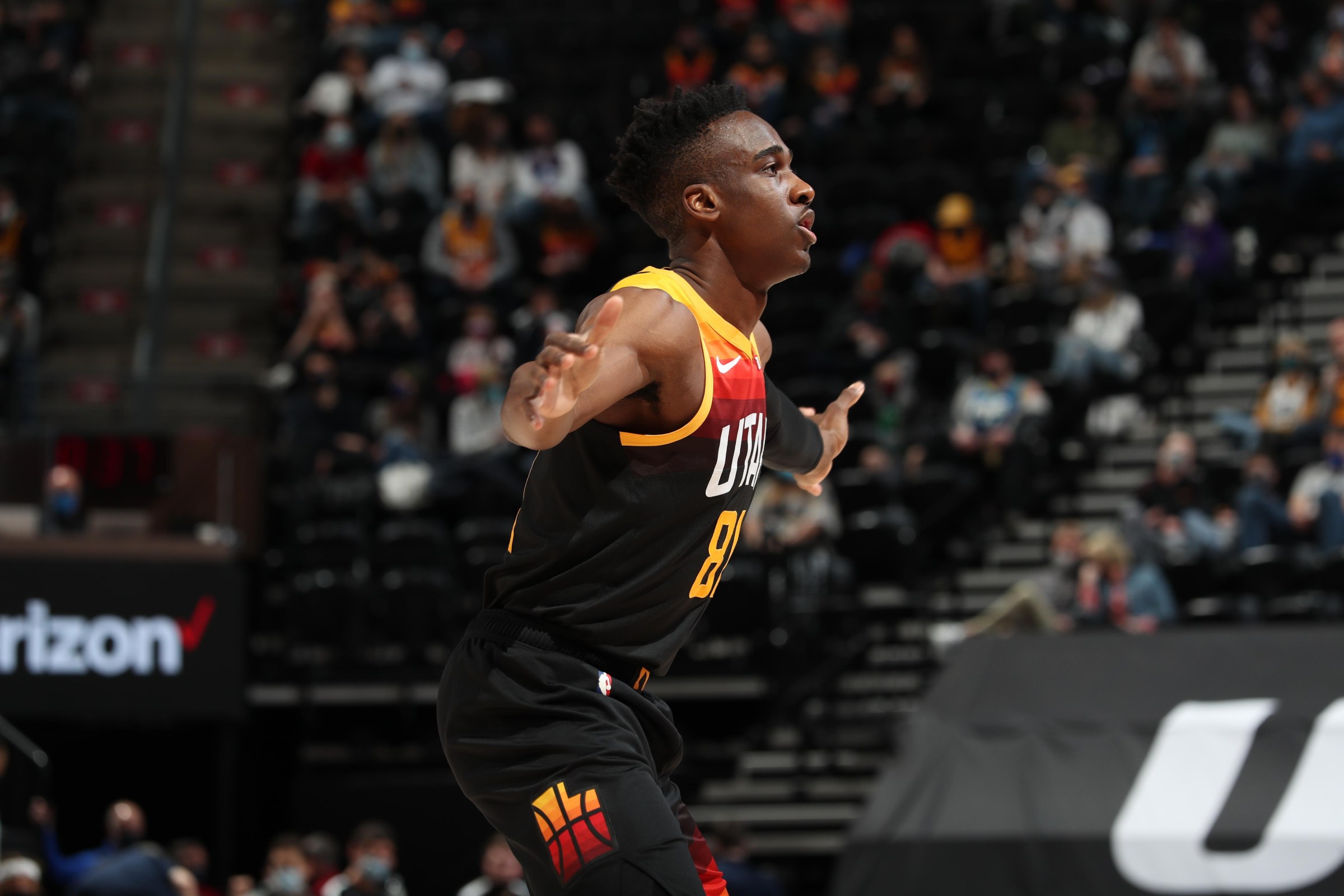SALT LAKE CITY, UT - JANUARY 29: Miye Oni #81 of the Utah Jazz plays defense against the Dallas Mavericks on January 29, 2021 at vivint.SmartHome Arena in Salt Lake City, Utah. NOTE TO USER: User expressly acknowledges and agrees that, by downloading and or using this Photograph, User is consenting to the terms and conditions of the Getty Images License Agreement. Mandatory Copyright Notice: Copyright 2021 NBAE (Photo by Melissa Majchrzak/NBAE via Getty Images)