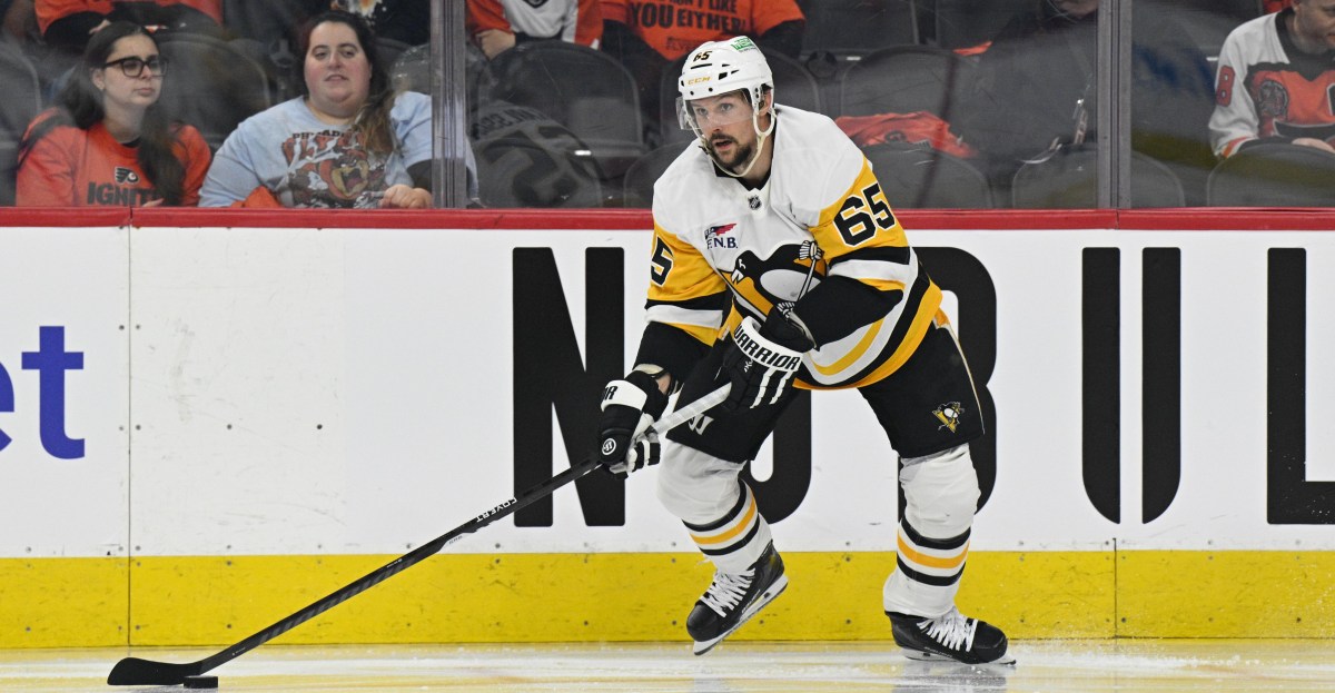 Who will play with Erik Karlsson this season?
