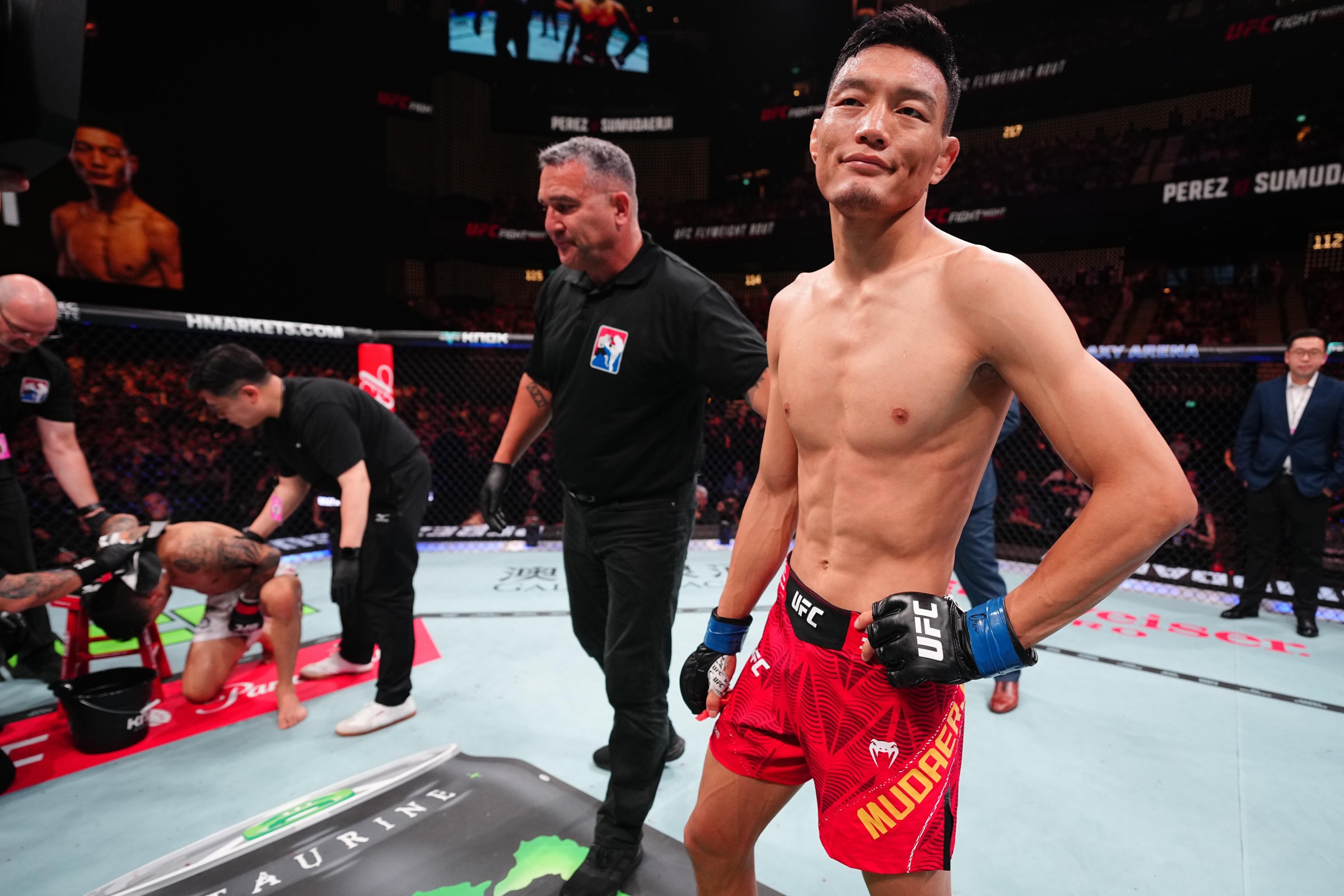 Sumudaerji and Alex Perez run it back at UFC Shanghai.