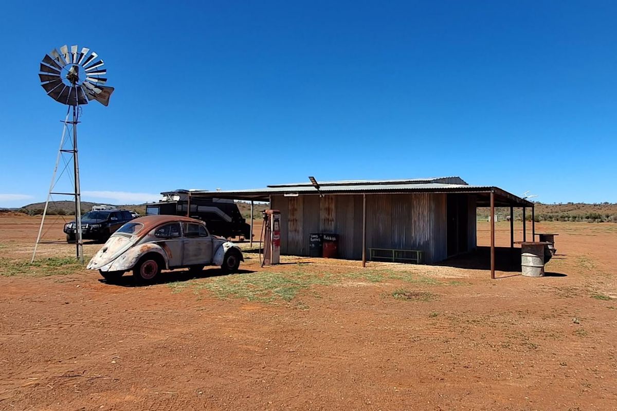 Caravanner finds Australia's best outback toilet on $20 remote campsite: 'Spotless'