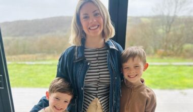 Setting an alarm or keeping their own phones off - how do parents tackle summer screen time?