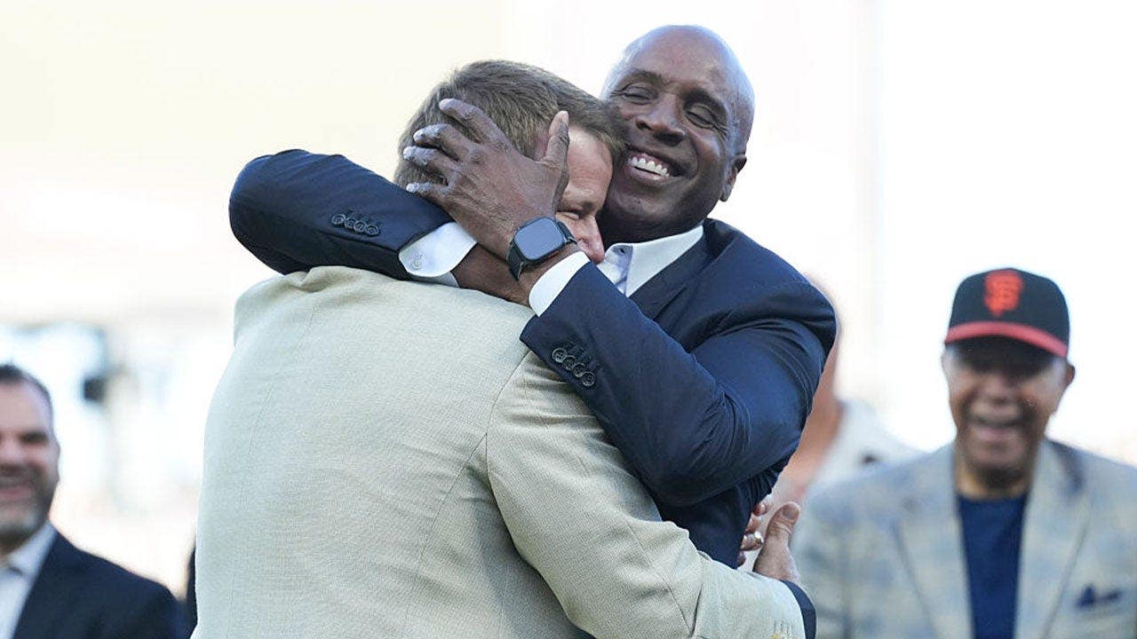 Jeff Kent urges Barry Bonds to keep the faith about getting into Hall of Fame during Giants jersey retirement