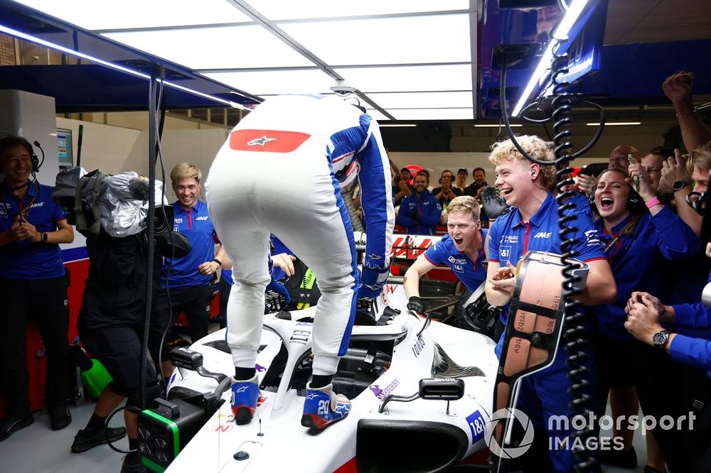 Magnussen profited from worsening conditions and a timely red flag to take a maiden F1 pole
