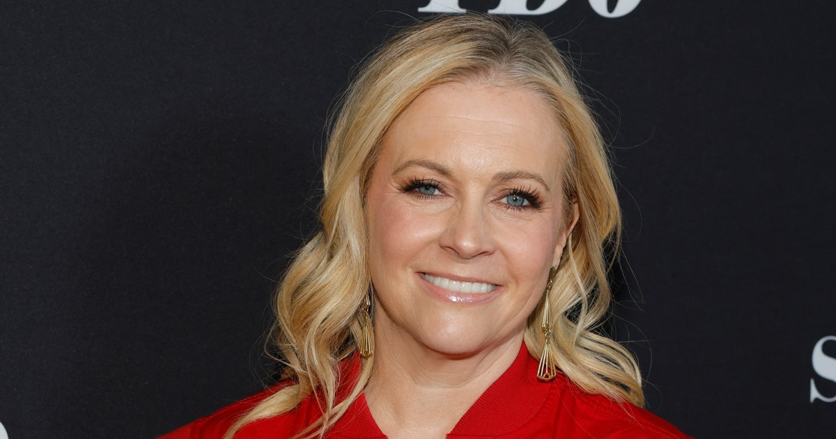 Melissa Joan Hart’s Red Carpet Photos Show Why Not to Trust Every Picture