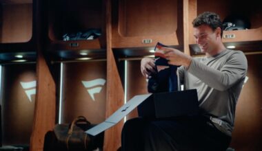 Fernando Mendoza, Ty Simpson, NFL Rookies Get Signed Jerseys from Brady, Legends in Fanatics Video