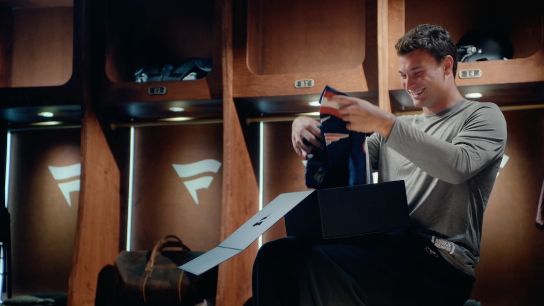 Fernando Mendoza, Ty Simpson, NFL Rookies Get Signed Jerseys from Brady, Legends in Fanatics Video