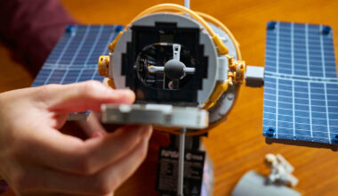 LEGO deploys Hubble Space Telescope as detailed desktop model