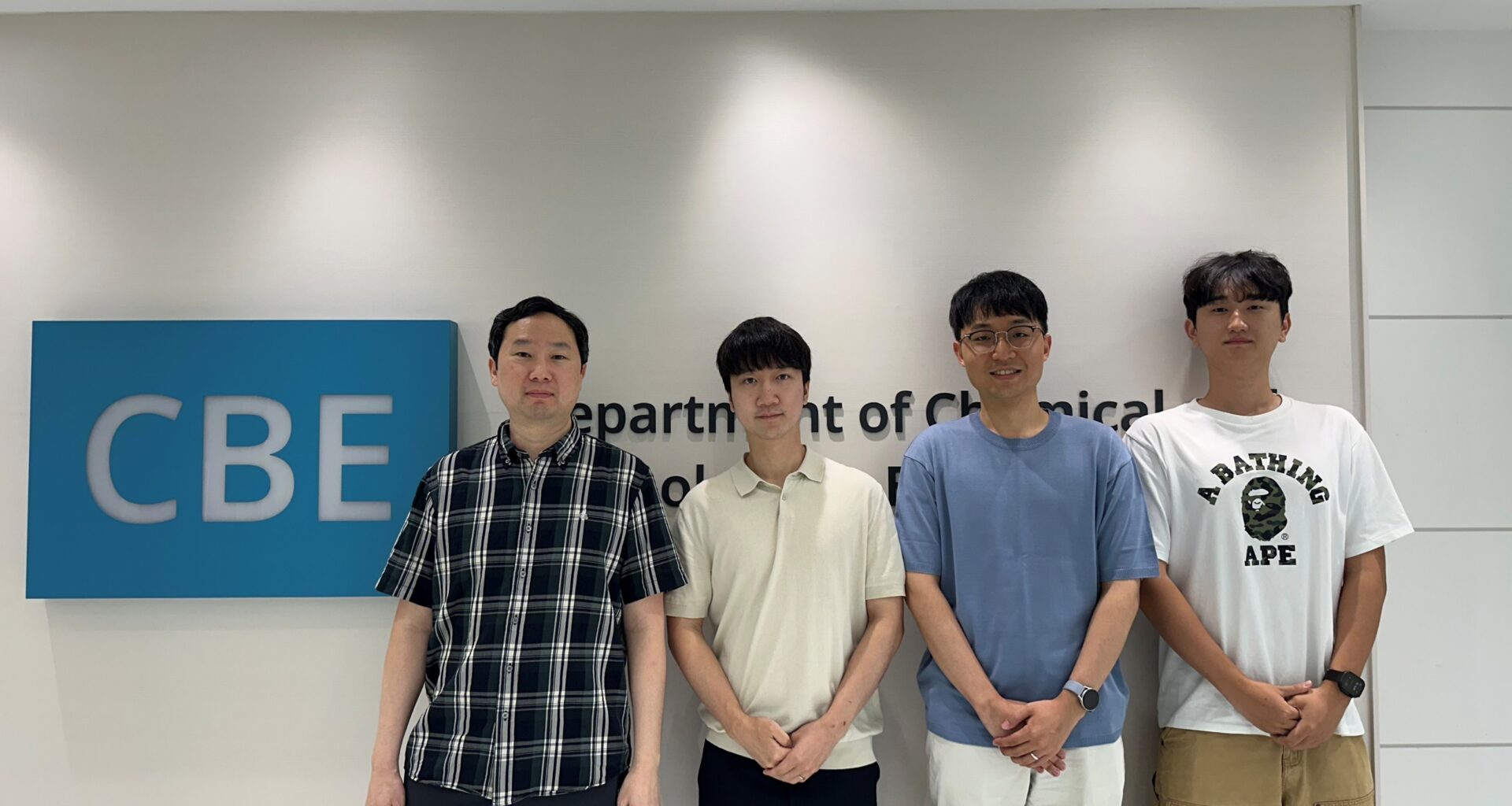 (From left) Professor Jihan Kim, Ph.D. students Younghun and Dohoon Kim, Department of Chemical and Biomolecular Engineering, KAIST