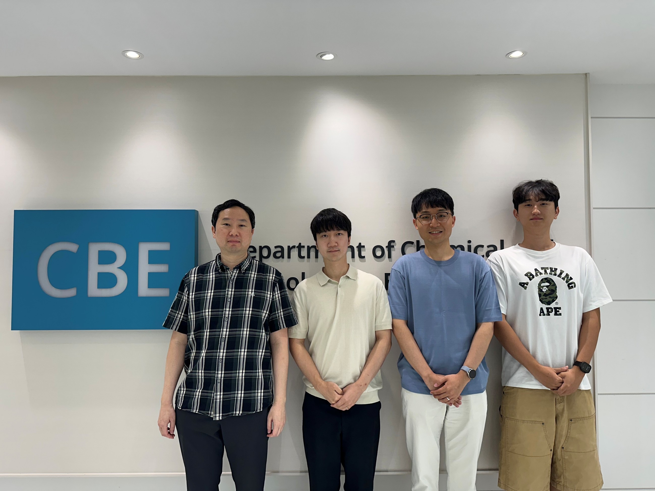 (From left) Professor Jihan Kim, Ph.D. students Younghun and Dohoon Kim, Department of Chemical and Biomolecular Engineering, KAIST