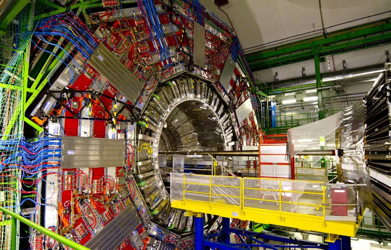A millionth of a second after the Big Bang, matter existed as a near-perfect liquid so hot that protons and neutrons could not yet form—and CERN has now recreated a microscopic droplet of it using oxygen nuclei, the smallest collision system yet to reveal one of its defining signatures.