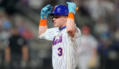 Mets rookie OF Carson Benge exits with sore wrist after sliding catch
