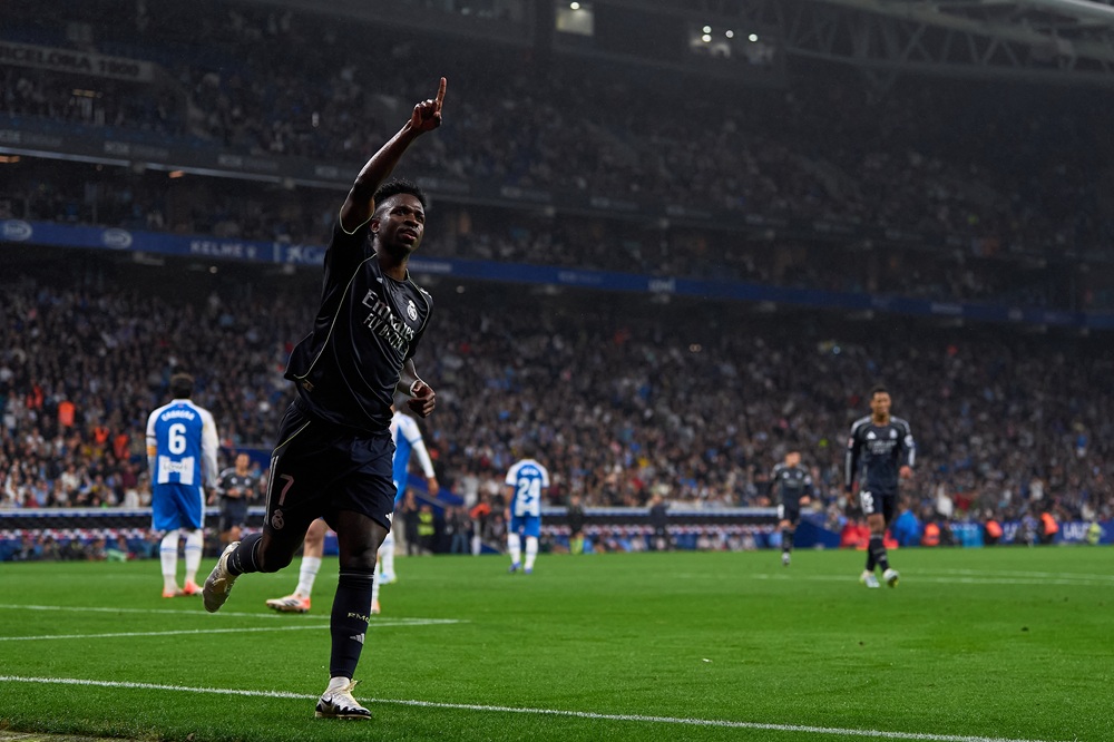 Vinicius Junior of Real Madrid celebrates after scoring his team's second goal during the LaLiga EA Sports match between RCD Espanyol de Barcelona and Real Madrid CF at RCDE Stadium on May 03, 2026 in Barcelona, Spain. (Photo by Pedro Salado/Getty Images)