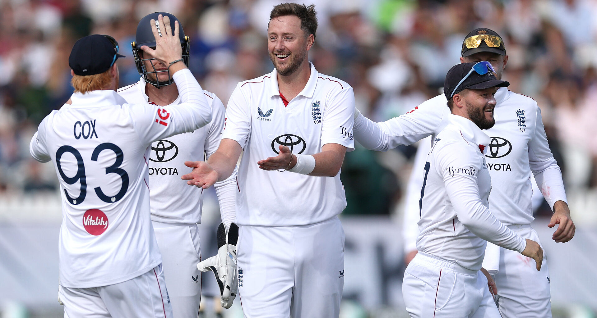 England in control at Lord's after Pakistan crumble