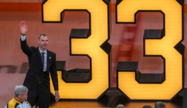 Zdeno Chara leaves skates on ice after 'Zee's Final Shift' event