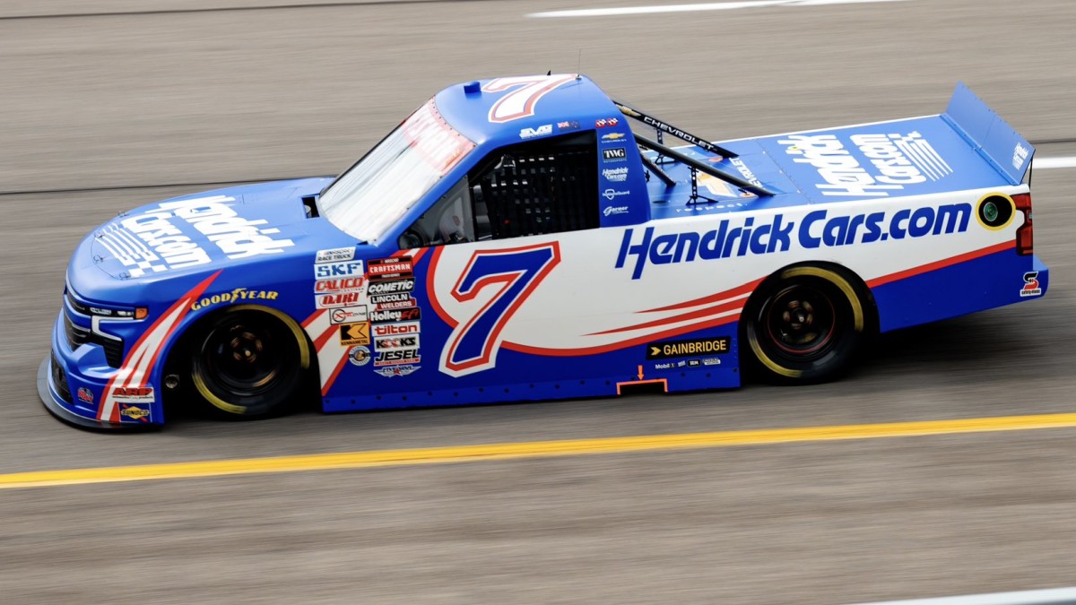 First career NASCAR oval pole for SVG