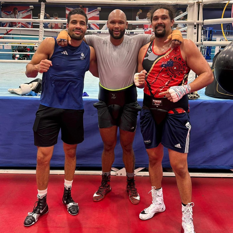 Teremoana of Australia (right) with British Olympic medalist and heavyweight prospect Frazer Clarke in July 2024. heavyweights