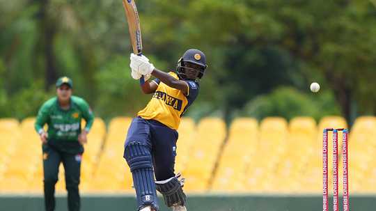 the-hosts-chased-down-176-in-the-second-t20i-quite-easily-to-win-with-14-balls-to-spare