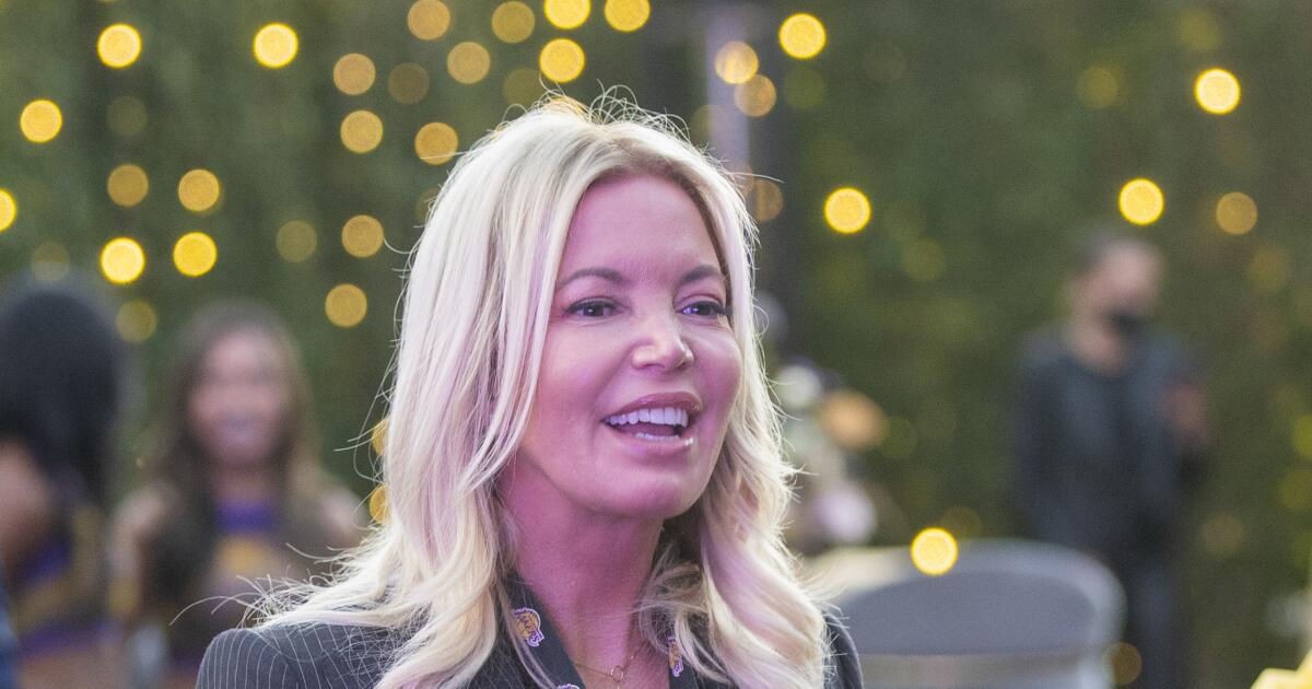 Jeanie Buss seeks court help keeping her family's share of Lakers