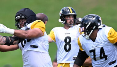 Steelers on Aaron Rodgers: "Our players are entitled to their own personal views"