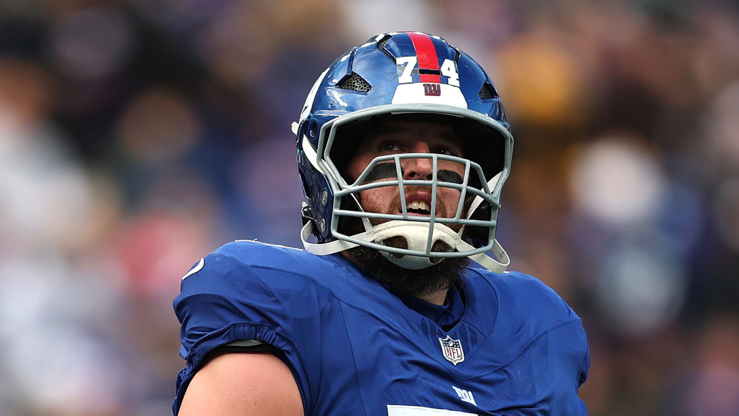 Patriots agree to terms with OG Greg Van Roten