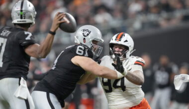 Raiders trade C Jordan Meredith to Jets