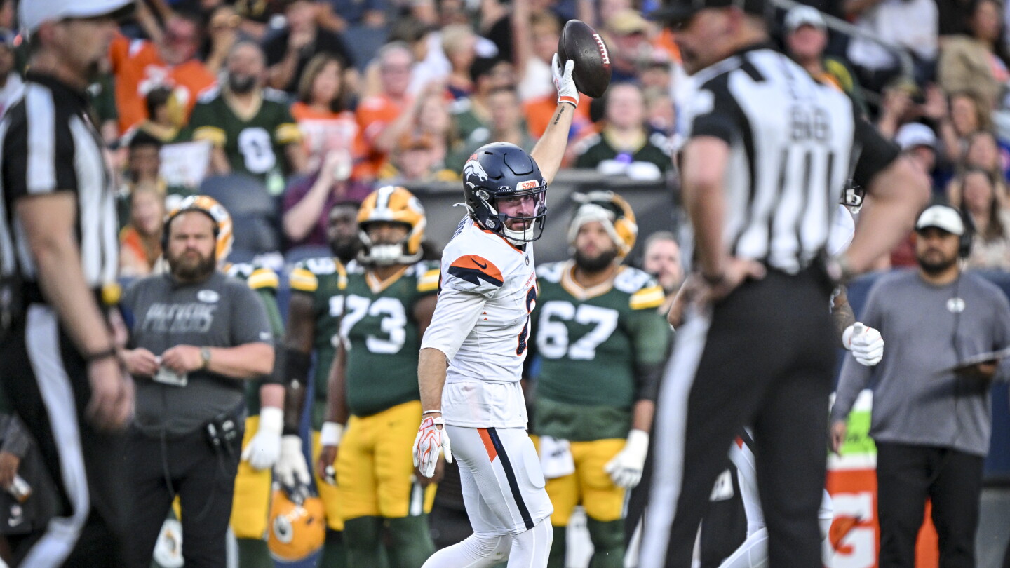 Riley Moss left Week 2 preseason game with rib injury