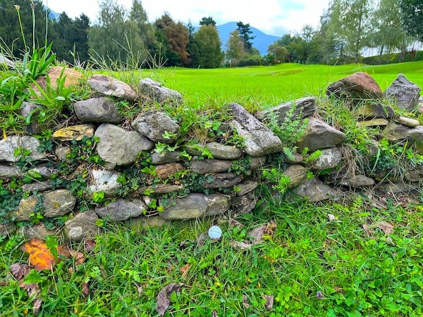 Rules of Golf Review: With no room for a backswing, he still advanced his ball forward from near a stone wall. Is that allowed?