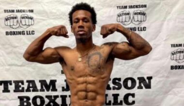 Adrian Roach knocks out opponent in first round - The Royal Gazette