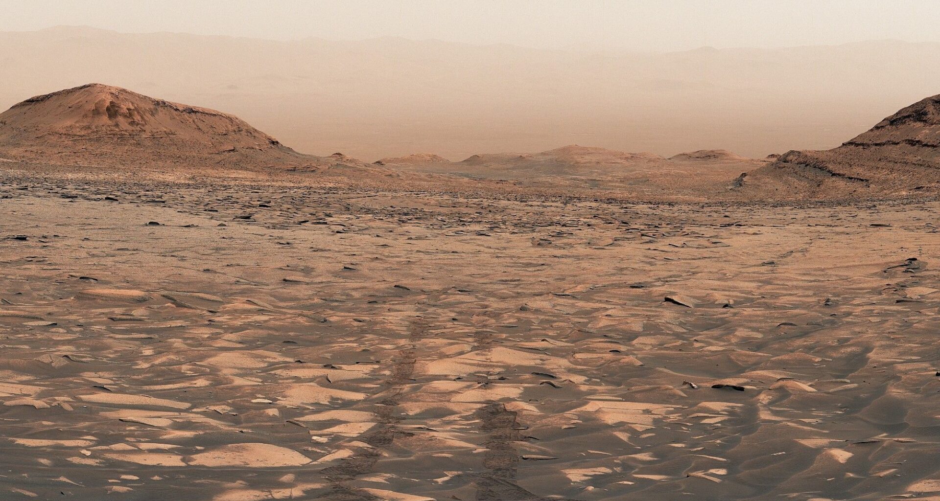 Curiosity climbs to new heights on Mars photo of the day for Aug. 28, 2026
