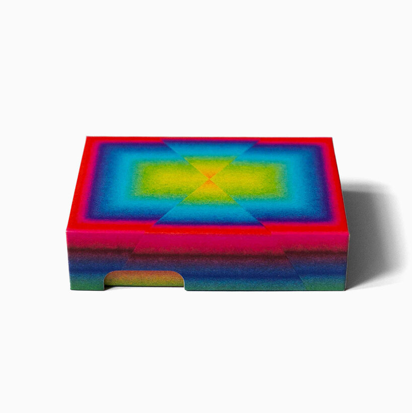 vibrant card deck by julia schimautz hides an animation in its sequence of colors and shapes - 6