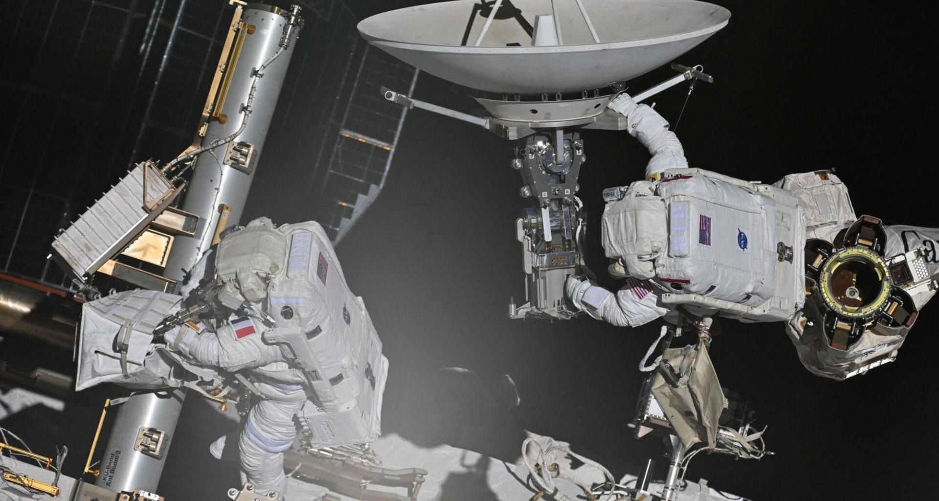 Astronauts make history repairing the ISS photo of the day for Aug. 25, 2026