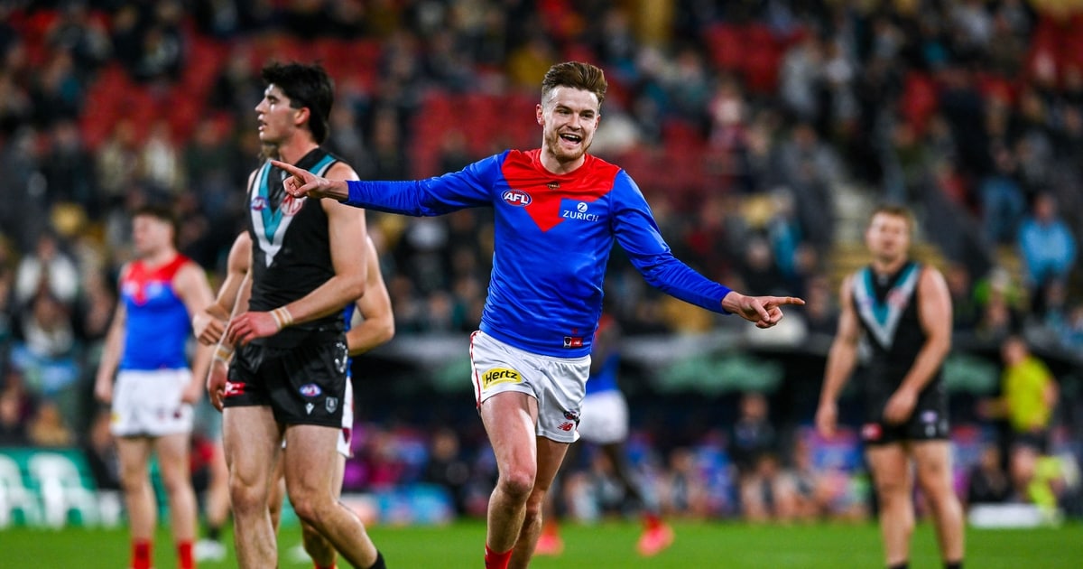 Melbourne Demons thrash Port Adelaide Power to stay in the hunt for top-four finish