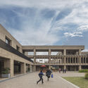 © Sitio Estudio La Salle School / FP Arquitectura - Exterior Photography, Concrete, Courtyard